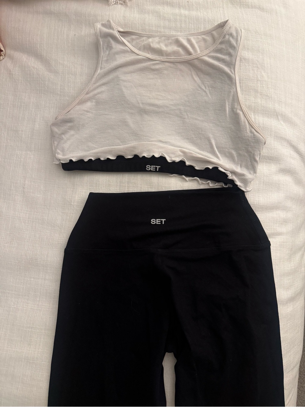 SET Active Black Leggings with White Ribbed Crop Tank - Picture 2 of 4